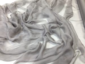 Voal chiffon de matase naturala gri deschis
