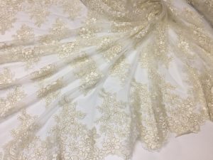 Broderie ivoire