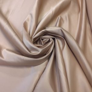Tafta Duchesse nude