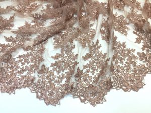 Broderie nude rose