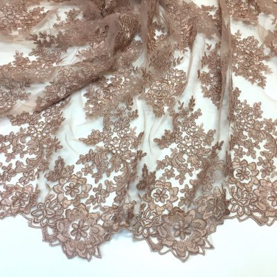 Broderie nude rose
