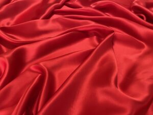 Satin de matase naturala fara elastan rosu