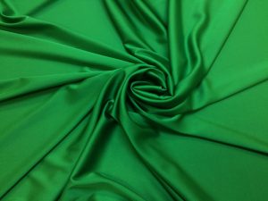 Imitatie satin de matase verde-crud