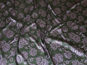 Tafta neagra flori lila