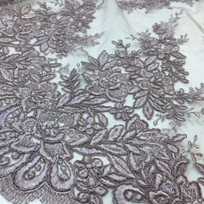 Broderie lila prafuit