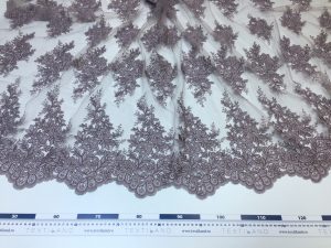 Broderie lila prafuit