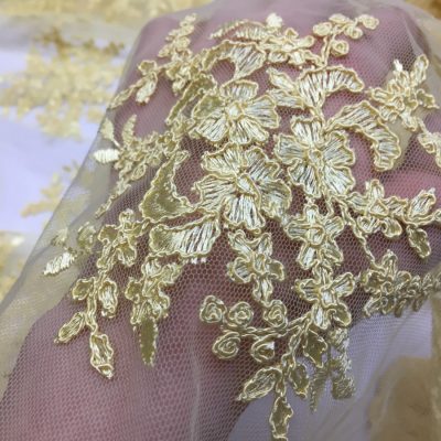 Broderie galbena