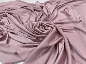Imitatie satin de matase lila-rose prafuit