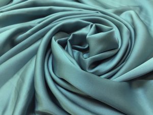 Imitatie satin de matase gri-verde prafuit