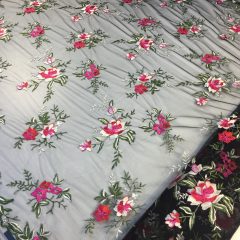 Broderie flori fuchsia