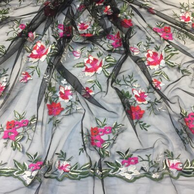 Broderie flori fuchsia