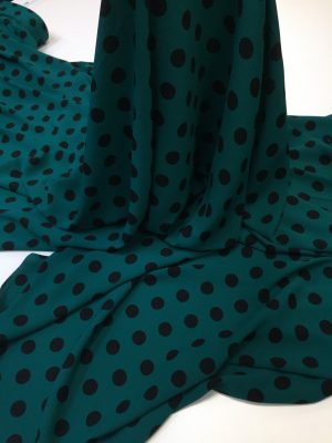 Tesatura tip viscoza verde-marin cu imprimeu buline negre