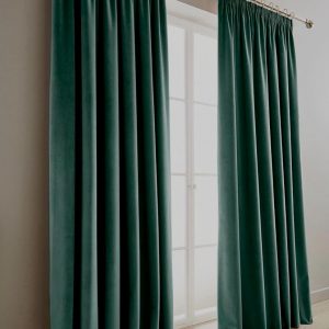 Catifea draperie verde inchis