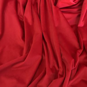 Catifea draperie rosie