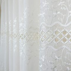 Perdea crem cu broderie