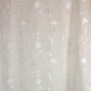 Perdea crem cu broderie
