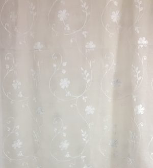 Perdea crem cu broderie