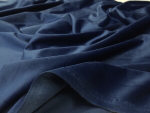 Catifea draperie albastru inchis