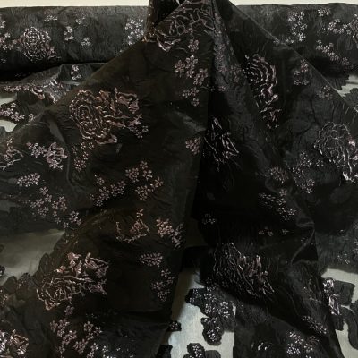 Organza neagra cu flori lila