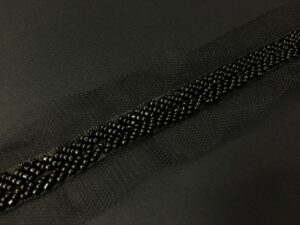 Banda decorativa cu margele negre
