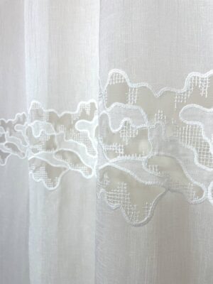 Perdea crem imitatie in cu broderie