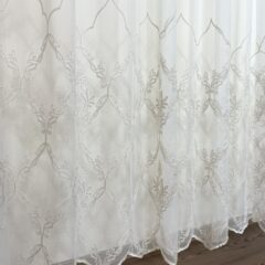 Perdea ivoire din tulle cu broderie bej