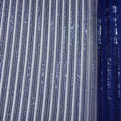 Paiete albastru-royal pe tulle