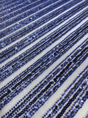 Paiete albastru-royal pe tulle