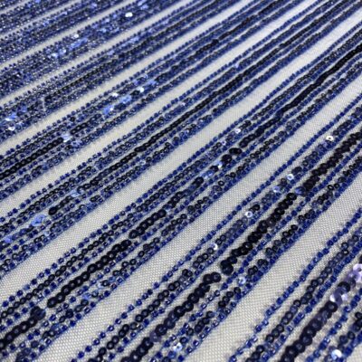 Paiete albastru-royal pe tulle