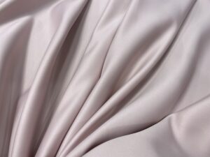 Tafta Duchesse lila-pastel