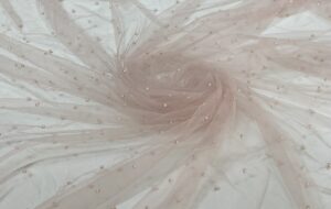 Tulle roz-pastel prafuit cu perle