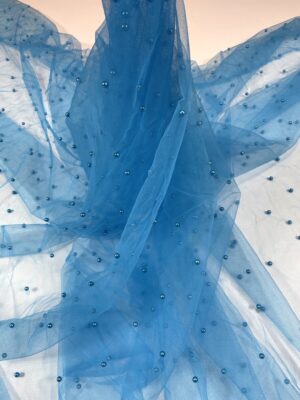 Tulle turcoaz cu perle