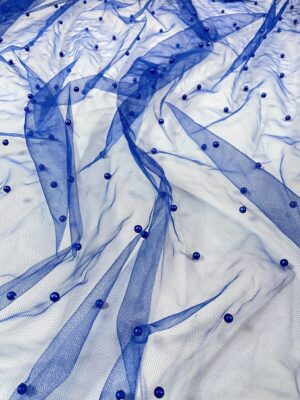 Tulle albastru-royal cu perle