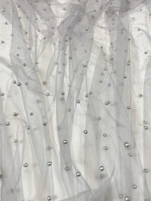 Tulle gri cu perle