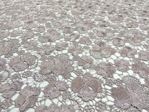 Broderie macrame lila prafuit