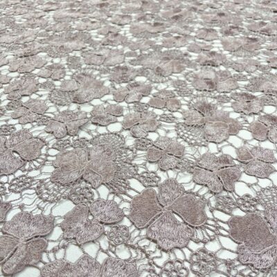 Broderie macrame lila prafuit