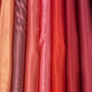 Satin elastic nuante rosu-piersiciu-coral