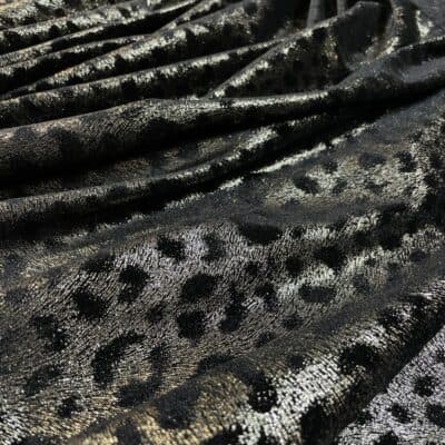 Catifea elastica neagra animal print auriu-patinat