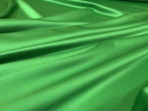 Crep satinat Royal verde crud