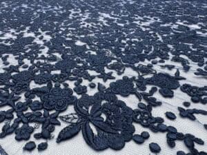 Broderie bleumarin