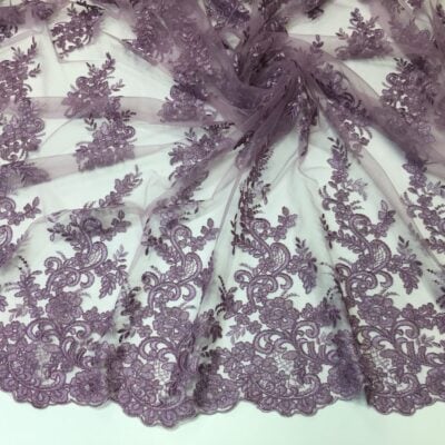 Broderie lila