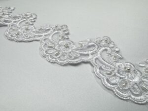 Bordura broderie alba cu perlute