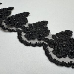 Bordura broderie neagra accesorizata