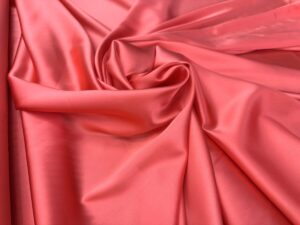 Satin de matase naturala cu elastan coral